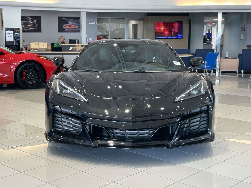 2024 Chevrolet Corvette Z06 3LZ Coupe RWD photo 2