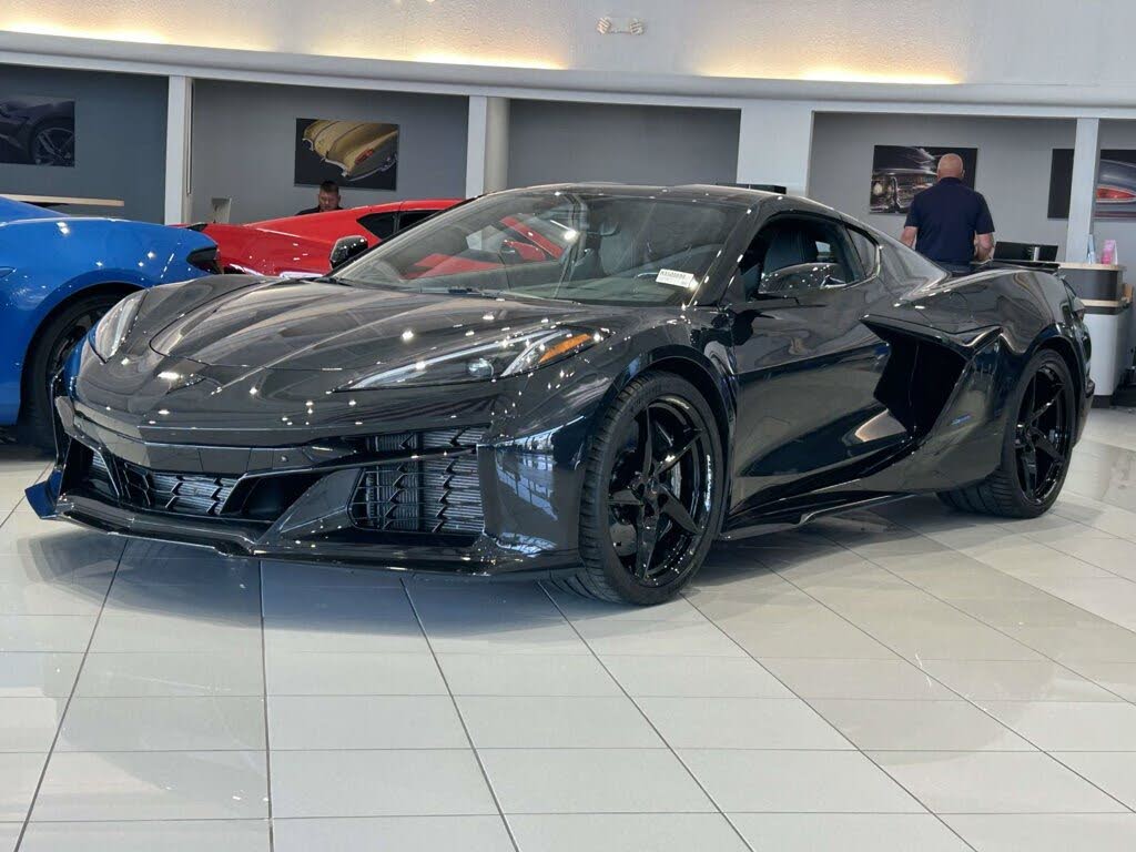 2024 Chevrolet Corvette Z06 3LZ Coupe RWD photo 3