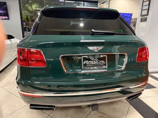 2017 Bentley Bentayga W12 AWD photo 12