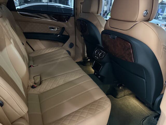 2017 Bentley Bentayga W12 AWD photo 20