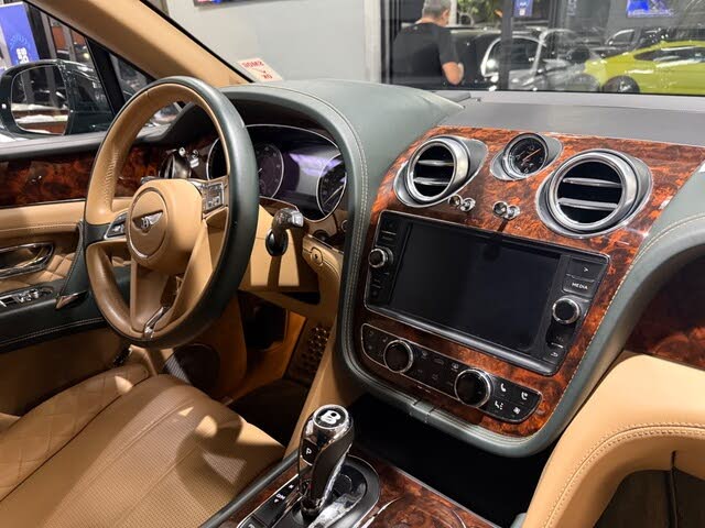 2017 Bentley Bentayga W12 AWD photo 22
