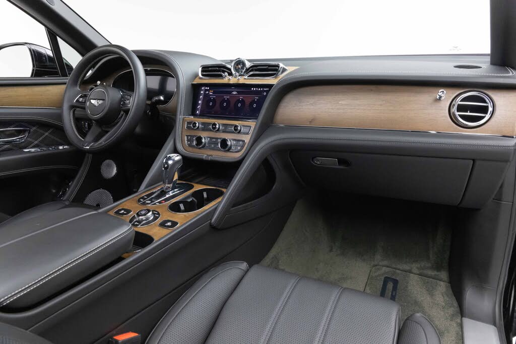 2023 Bentley Bentayga EWB Azure First Edition V8 AWD photo 2