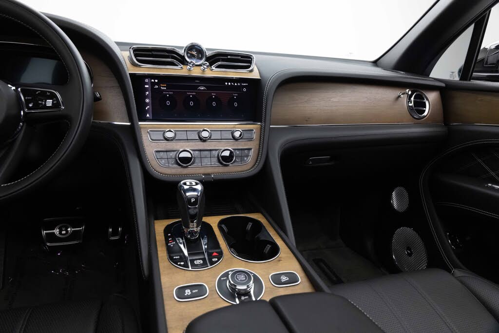 2023 Bentley Bentayga EWB Azure First Edition V8 AWD photo 12