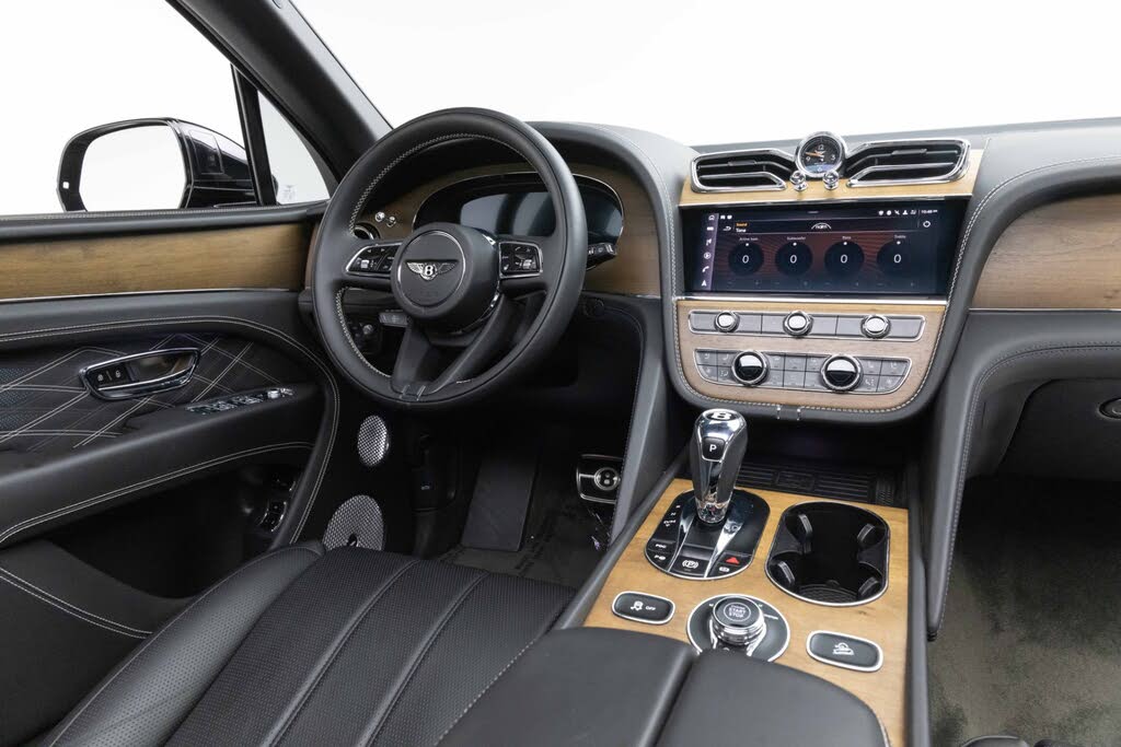 2023 Bentley Bentayga EWB Azure First Edition V8 AWD photo 10