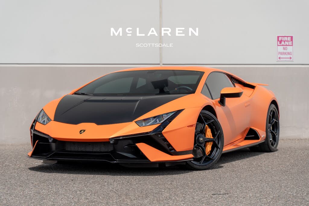 2024 Lamborghini Huracan Tecnica Coupe RWD photo 2 of 24
