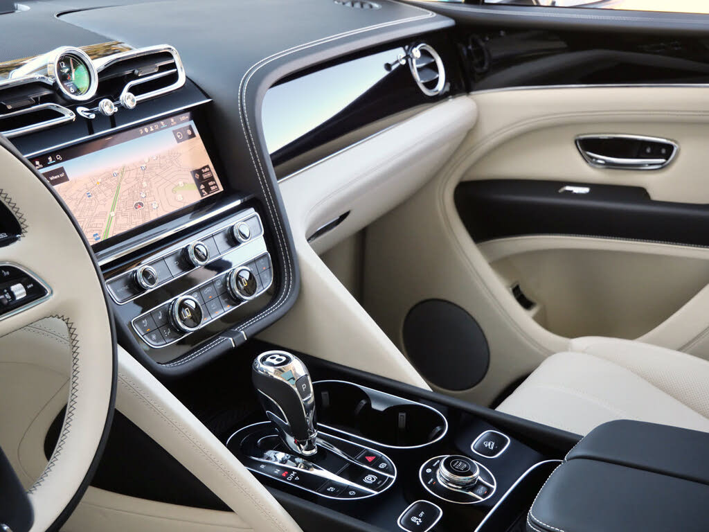 2026 Bentley Bentayga V8 AWD photo 14
