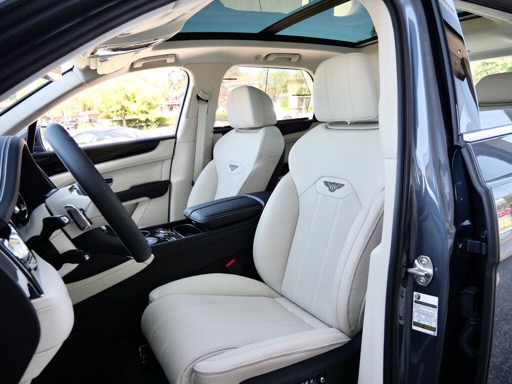 2026 Bentley Bentayga V8 AWD photo 16