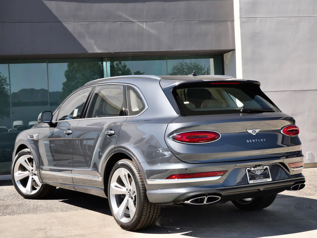 2026 Bentley Bentayga V8 AWD photo 3