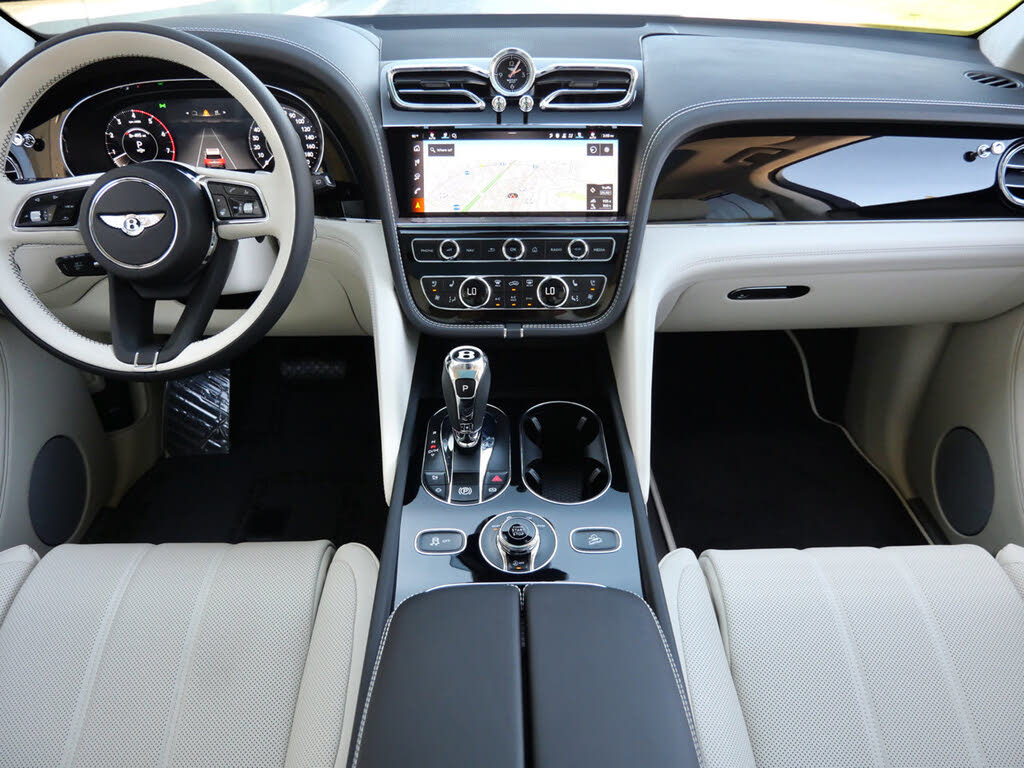 2026 Bentley Bentayga V8 AWD photo 4