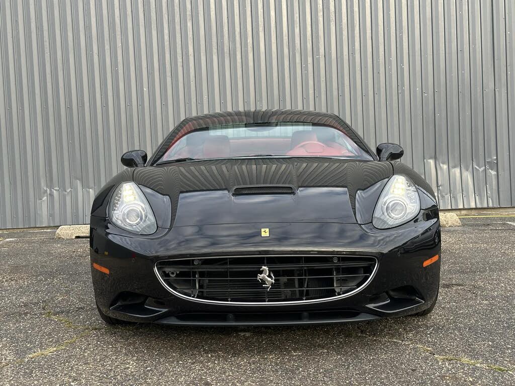 2010 Ferrari California GT Convertible photo 3