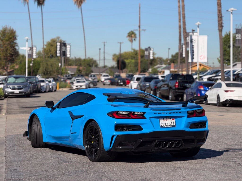 2024 Chevrolet Corvette Z06 3LZ Coupe RWD photo 2