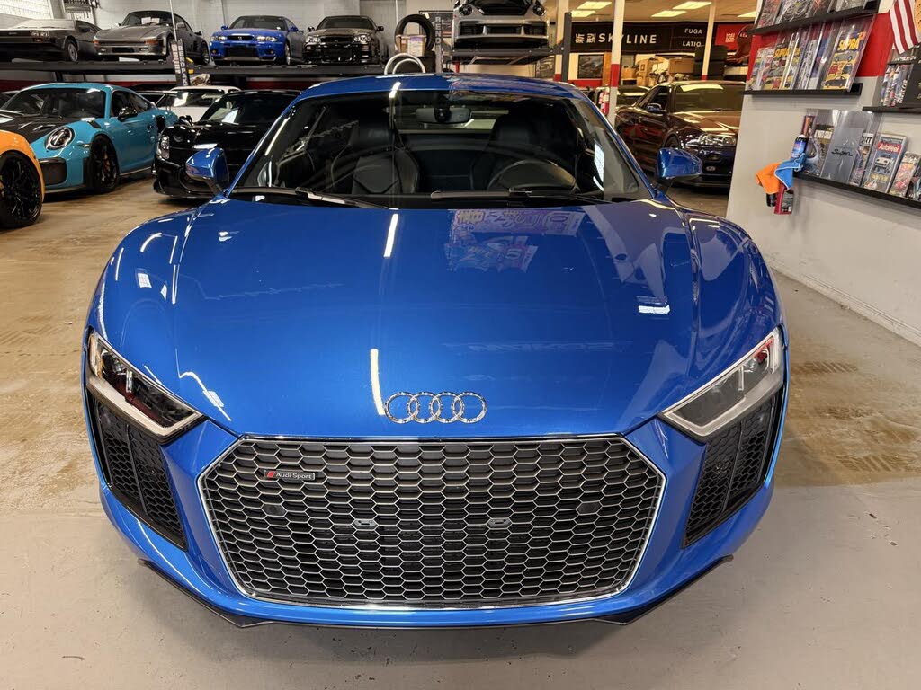 2018 Audi R8 quattro V10 Coupe AWD photo 2 of 21