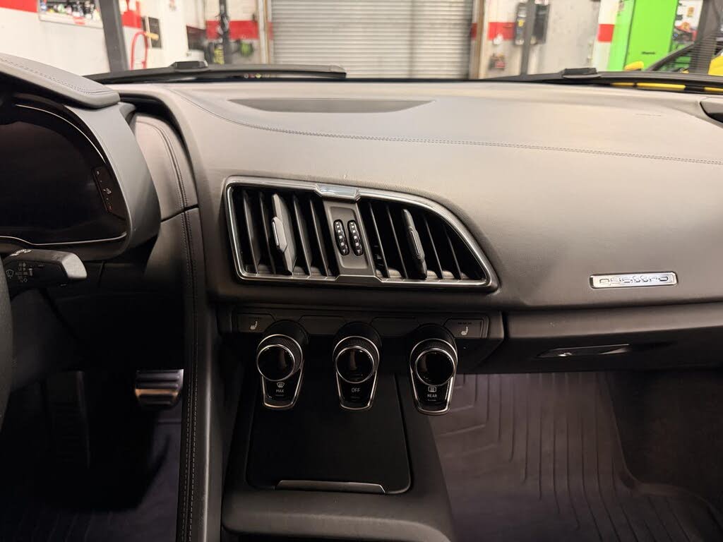 2018 Audi R8 quattro V10 Coupe AWD photo 15 of 21