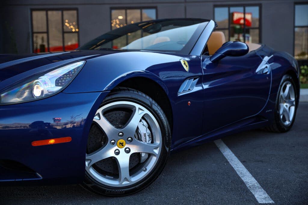 2014 Ferrari California Roadster photo 10