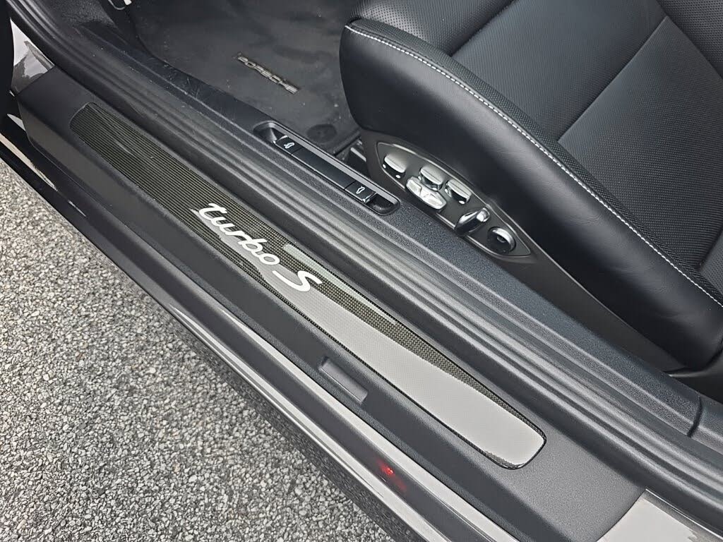 2018 Porsche 911 Turbo S Coupe AWD photo 9 of 16