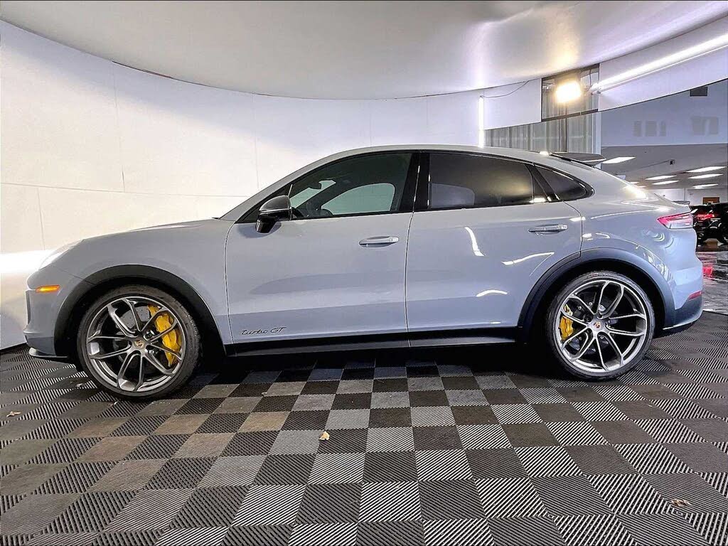 2022 Porsche Cayenne Turbo GT AWD photo 2