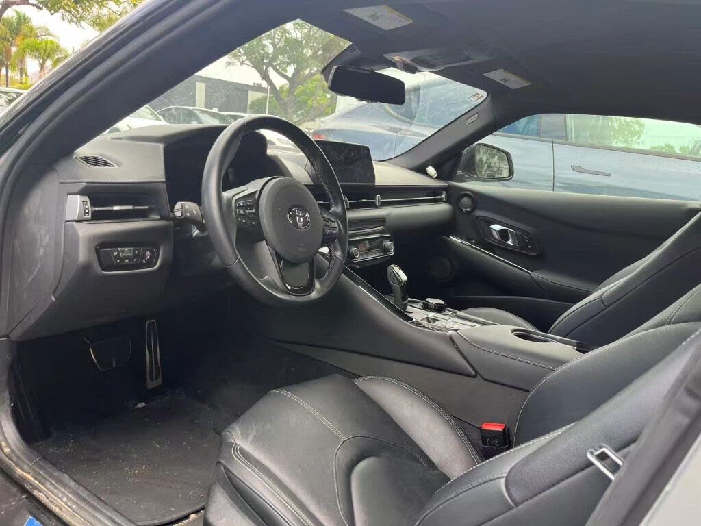 2022 Toyota Supra 3.0 Premium RWD photo 3 of 3