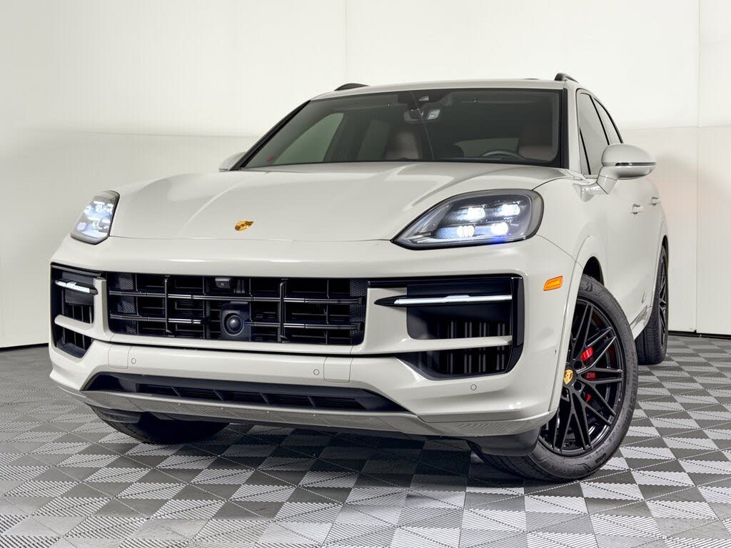 2025 Porsche Cayenne GTS AWD