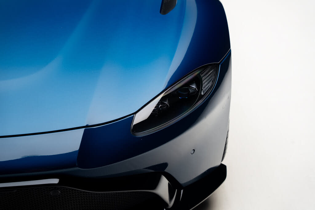 2020 Aston Martin Vantage RWD photo 11