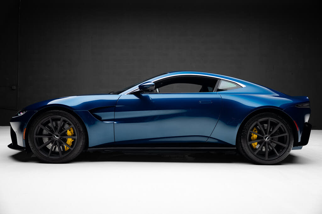 2020 Aston Martin Vantage RWD photo 17