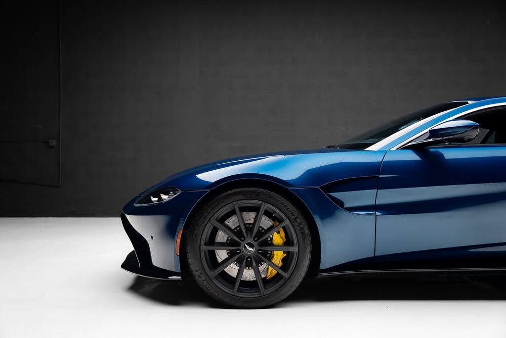 2020 Aston Martin Vantage RWD photo 18