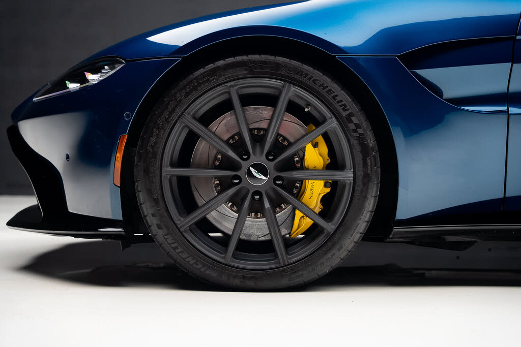 2020 Aston Martin Vantage RWD photo 19