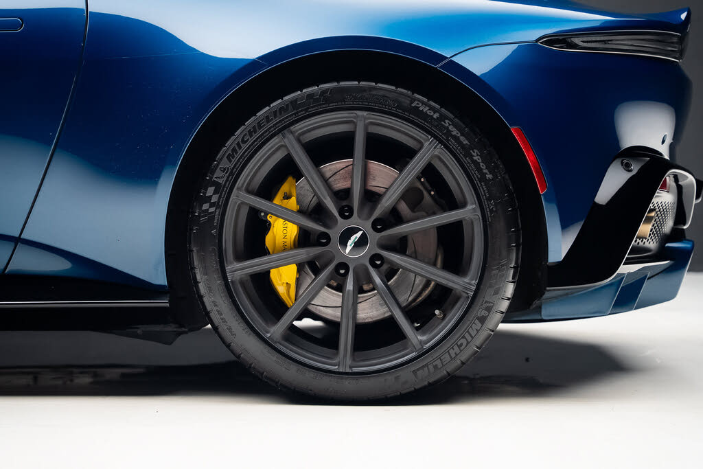 2020 Aston Martin Vantage RWD photo 21
