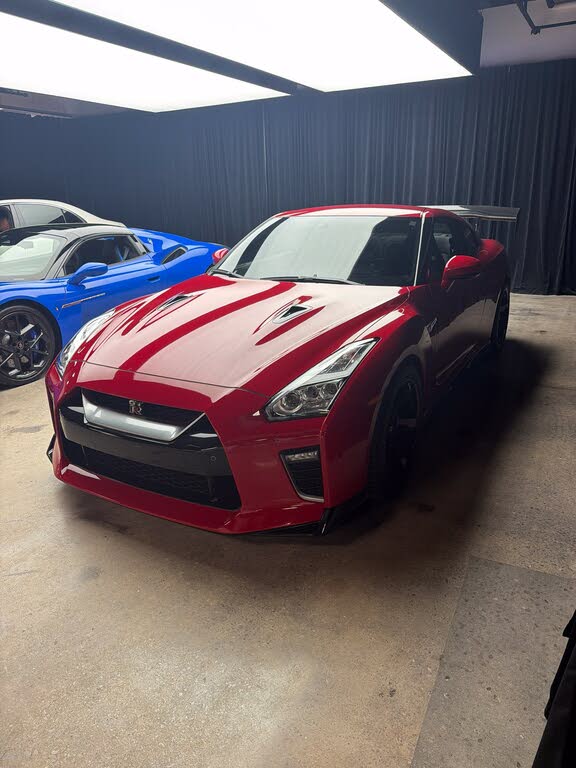 2023 Nissan GT-R Premium AWD photo 1 of 7
