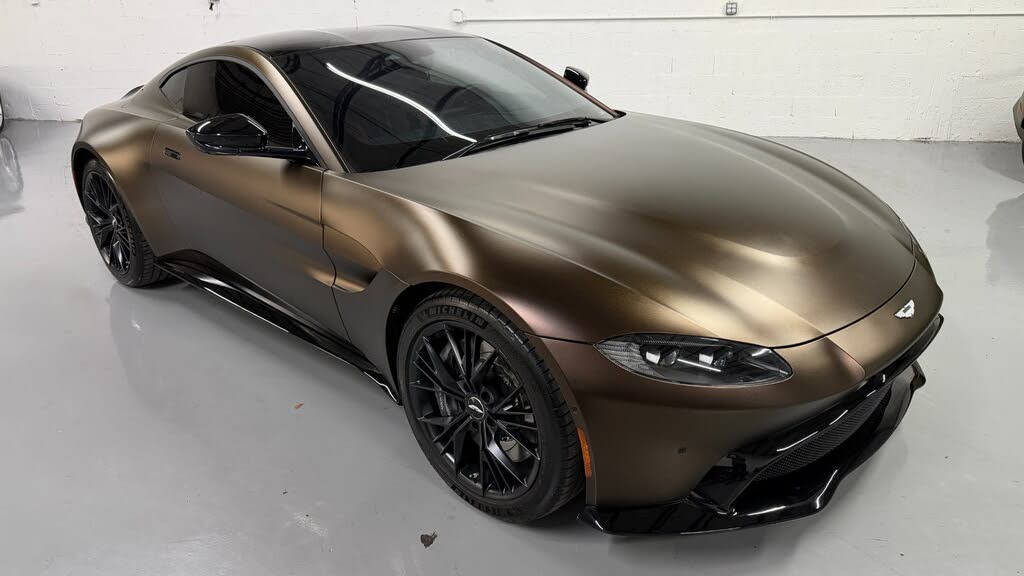 2021 Aston Martin Vantage Coupe RWD photo 2