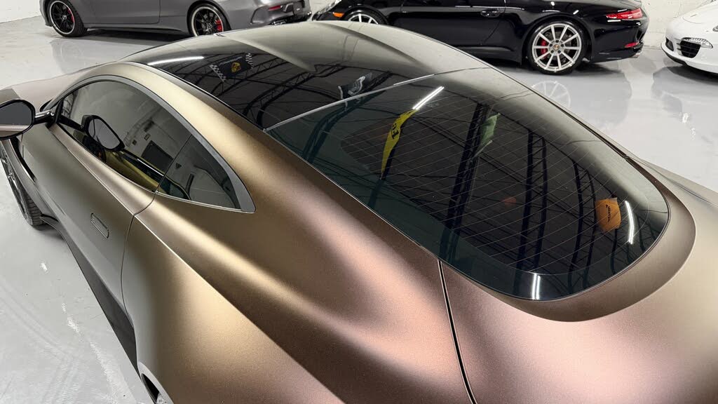 2021 Aston Martin Vantage Coupe RWD photo 19