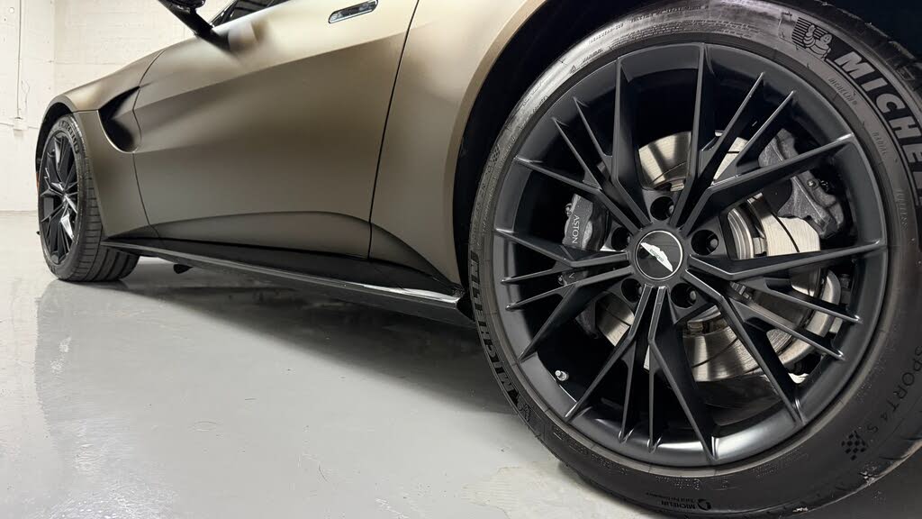 2021 Aston Martin Vantage Coupe RWD photo 20