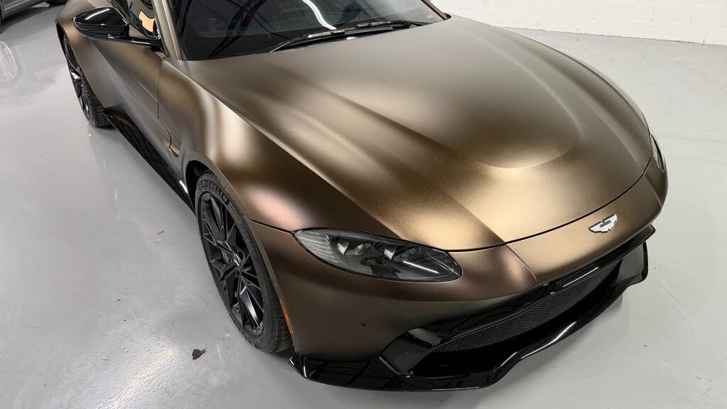 2021 Aston Martin Vantage Coupe RWD photo 3