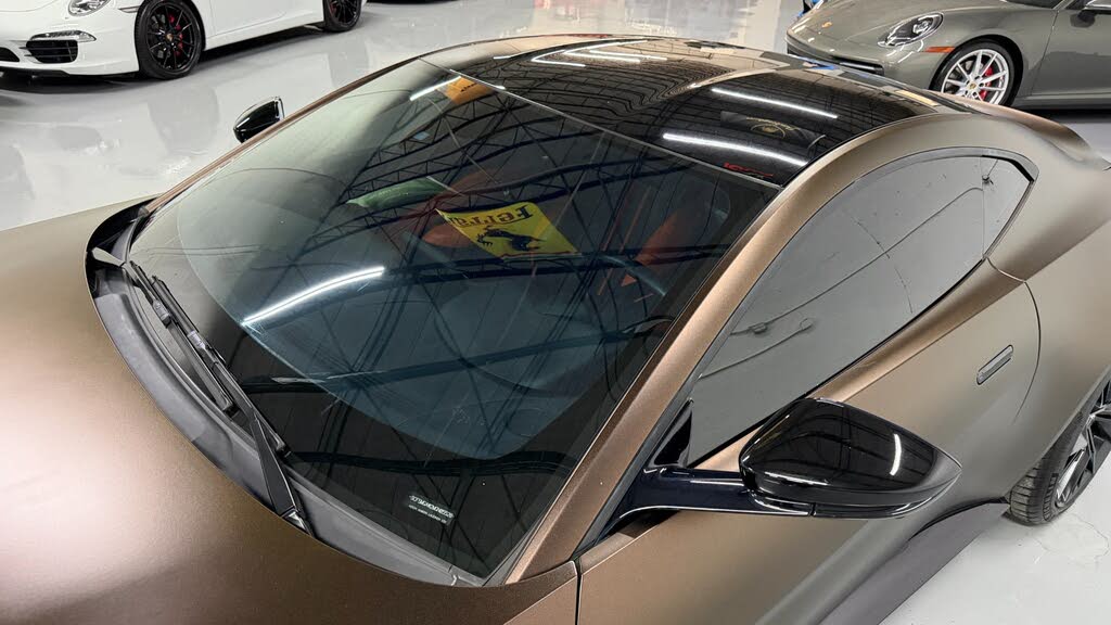 2021 Aston Martin Vantage Coupe RWD photo 23