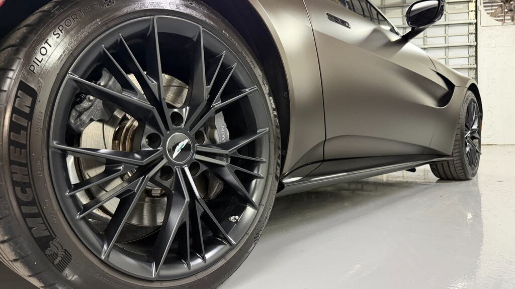 2021 Aston Martin Vantage Coupe RWD photo 8