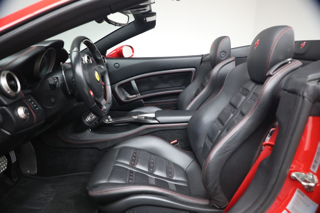 2014 Ferrari California Roadster photo 15