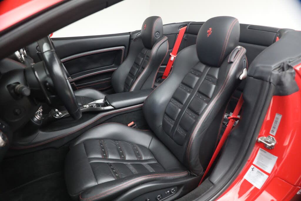 2014 Ferrari California Roadster photo 16