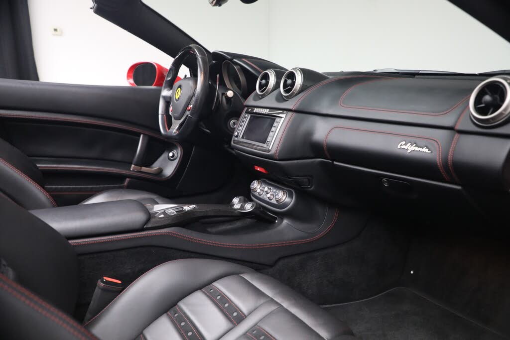 2014 Ferrari California Roadster photo 17