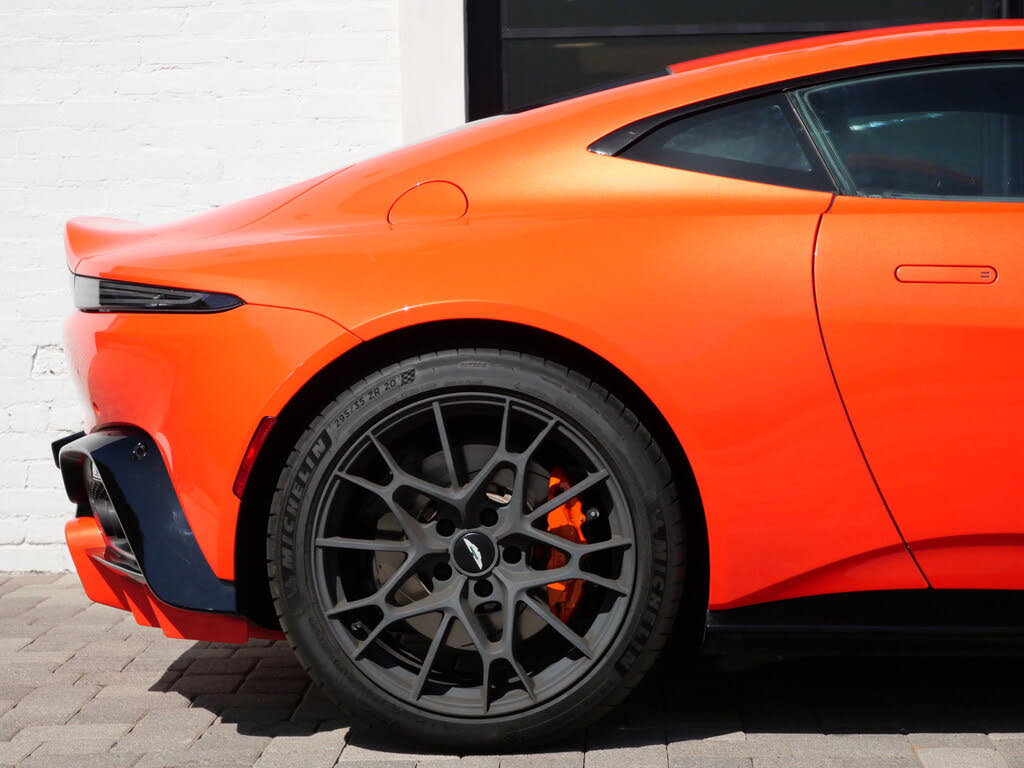 2022 Aston Martin Vantage Coupe RWD photo 16