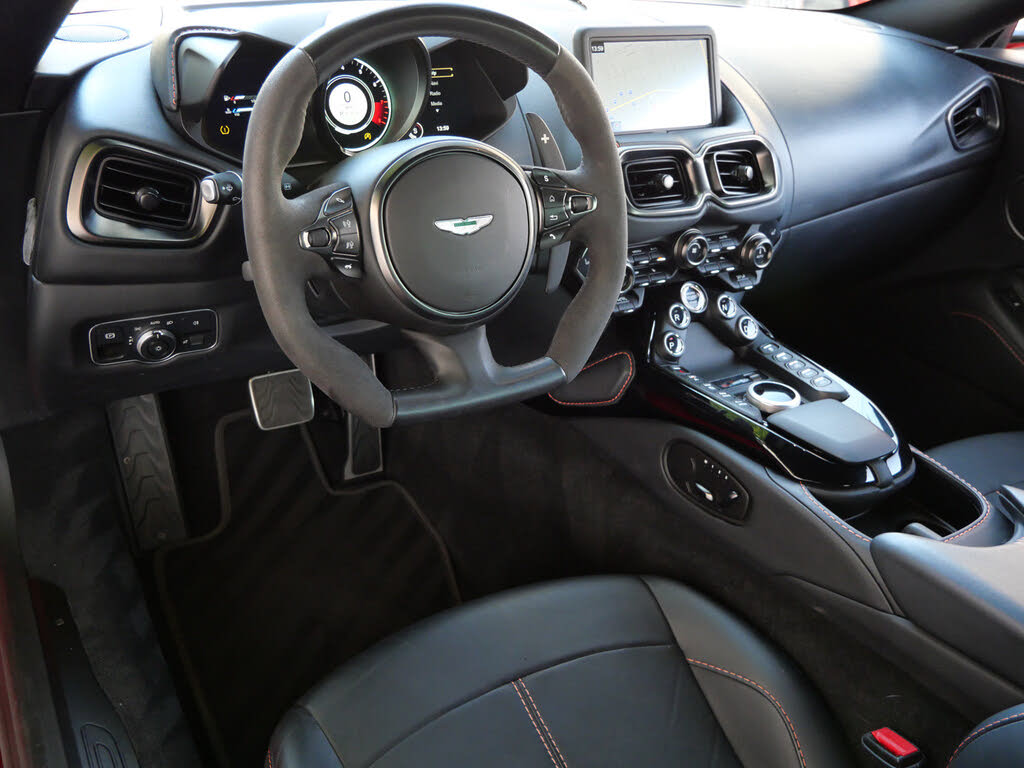 2022 Aston Martin Vantage Coupe RWD photo 3