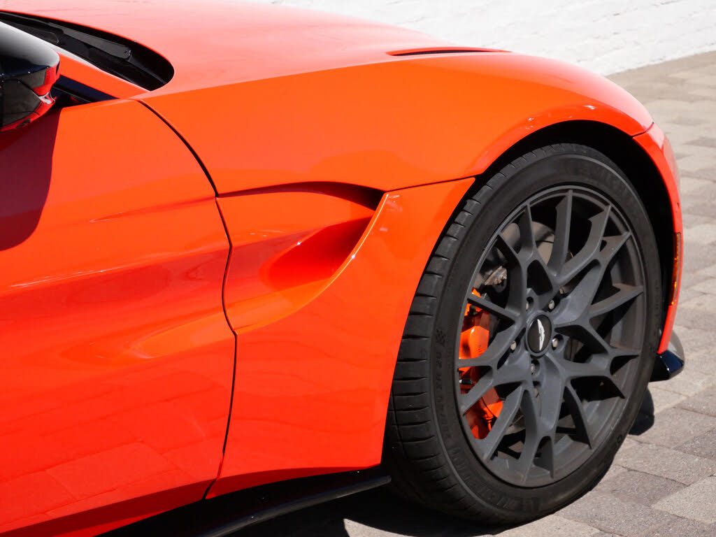 2022 Aston Martin Vantage Coupe RWD photo 9