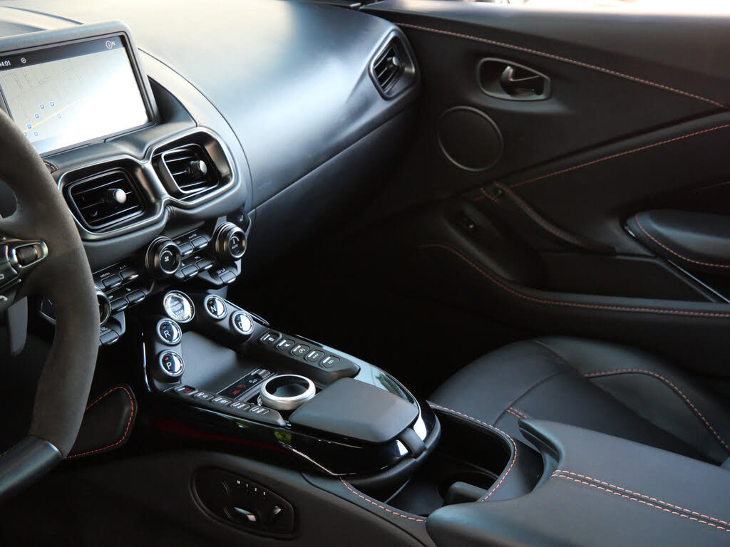 2022 Aston Martin Vantage Coupe RWD photo 10