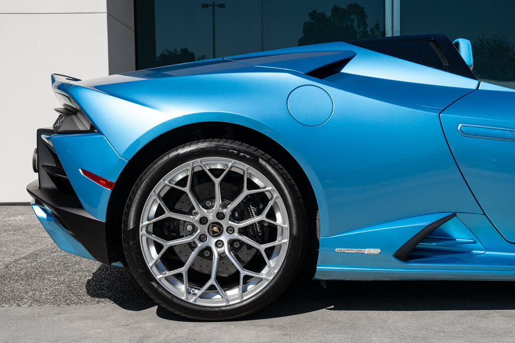 2023 Lamborghini Huracan LP 610-2 EVO Spyder RWD photo 18