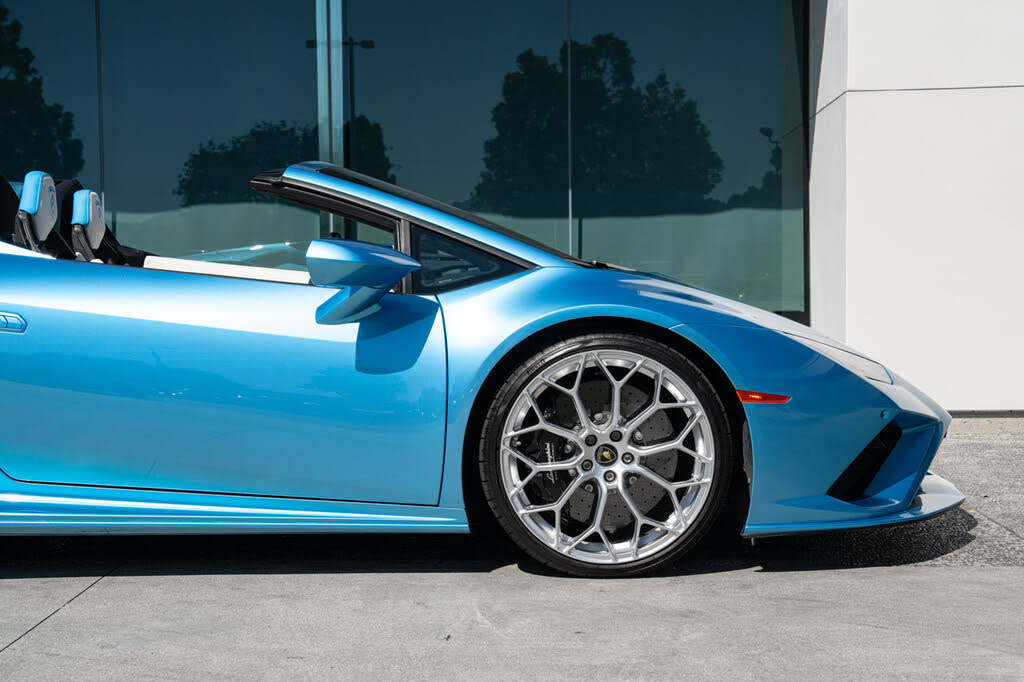2023 Lamborghini Huracan LP 610-2 EVO Spyder RWD photo 19