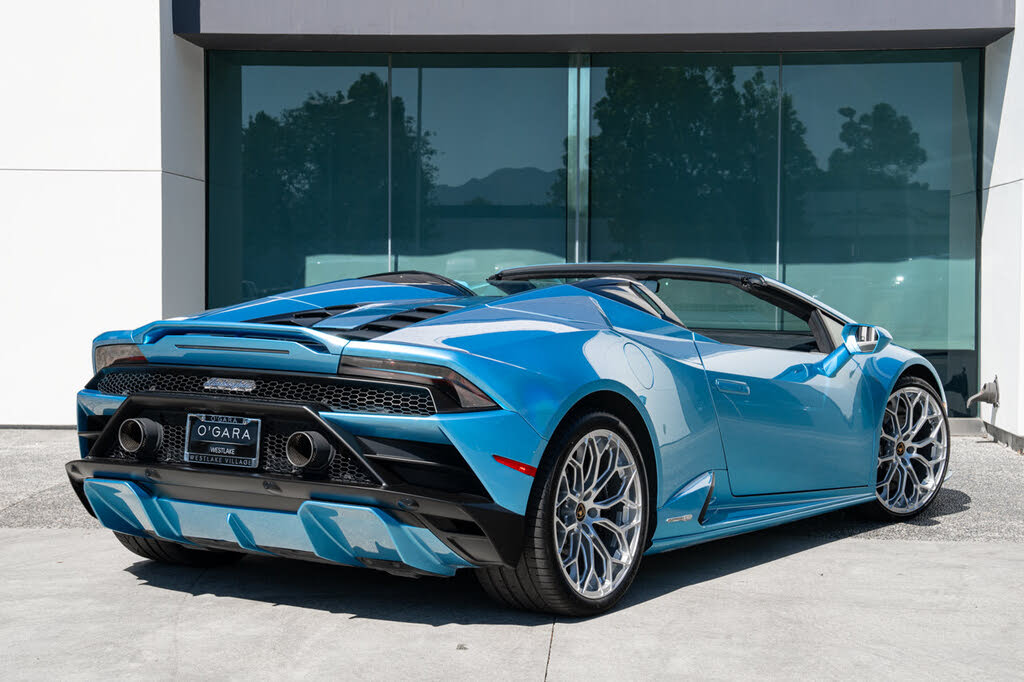 2023 Lamborghini Huracan LP 610-2 EVO Spyder RWD photo 3