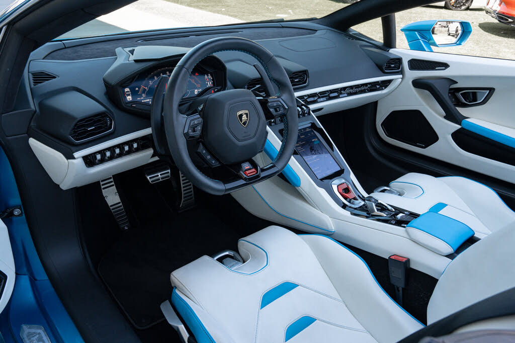 2023 Lamborghini Huracan LP 610-2 EVO Spyder RWD photo 7