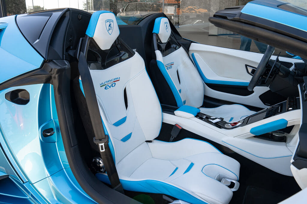 2023 Lamborghini Huracan LP 610-2 EVO Spyder RWD photo 8