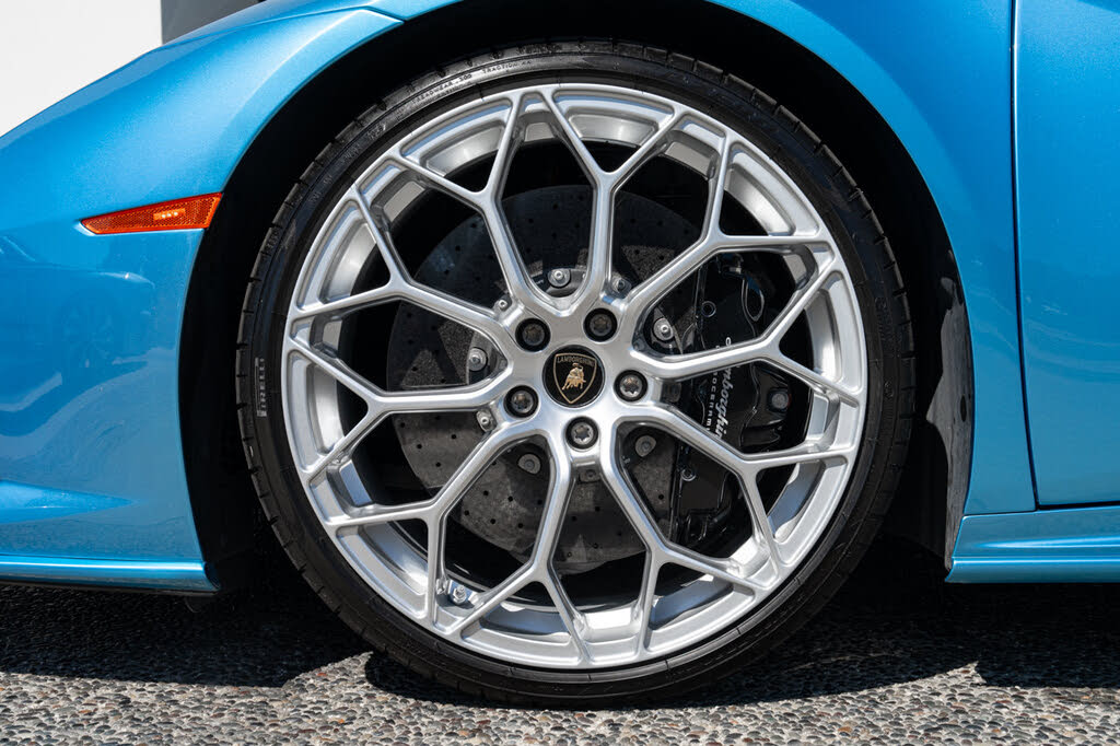 2023 Lamborghini Huracan LP 610-2 EVO Spyder RWD photo 9