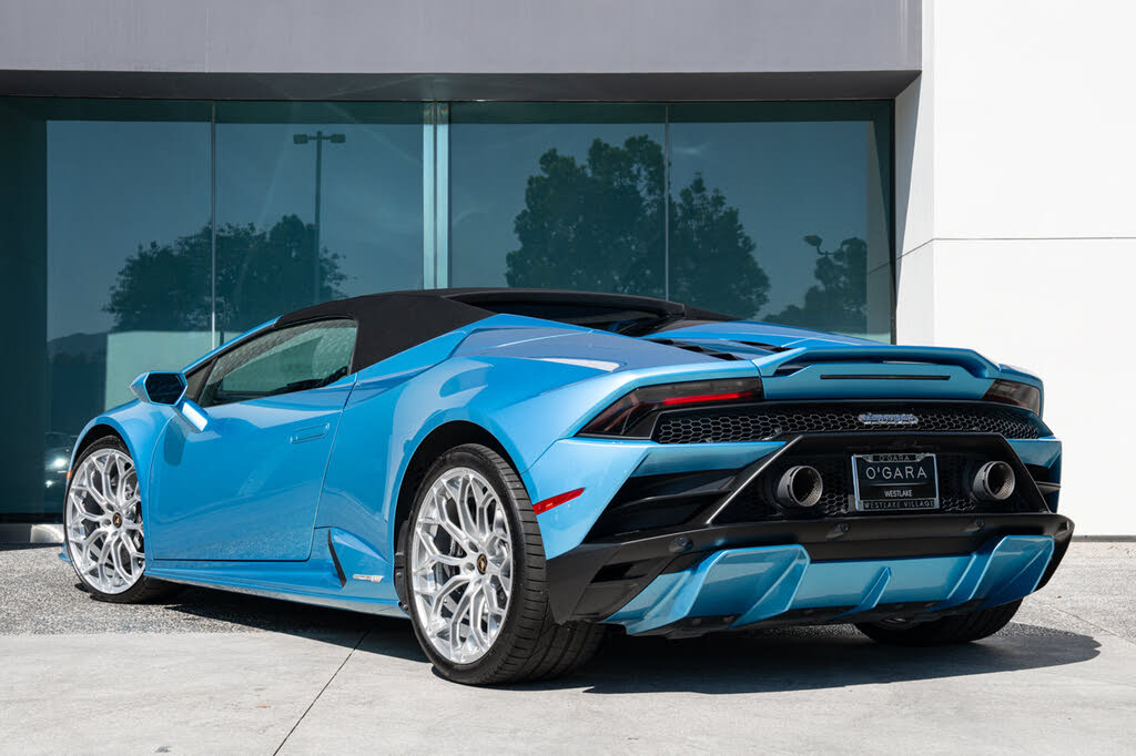 2023 Lamborghini Huracan LP 610-2 EVO Spyder RWD photo 10