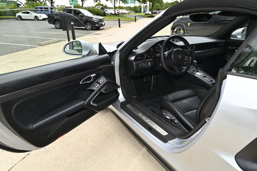 2016 Porsche 911 Turbo S Cabriolet AWD photo 15 of 24