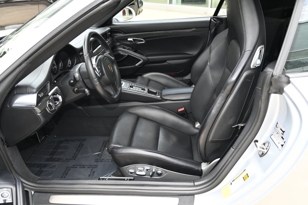 2016 Porsche 911 Turbo S Cabriolet AWD photo 20 of 24